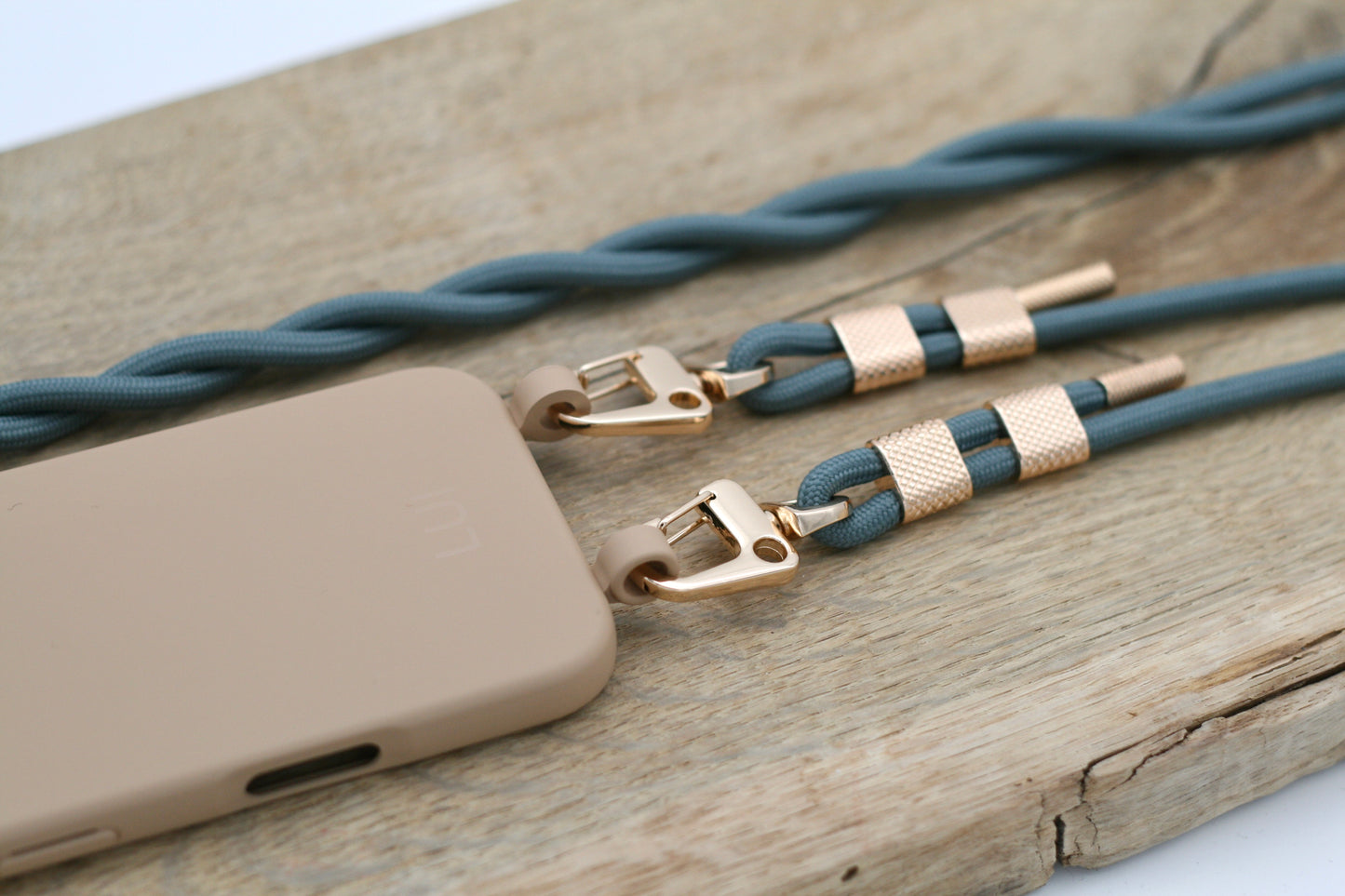 Handyhülle mit Band Karabiner in Gold und Petrol
